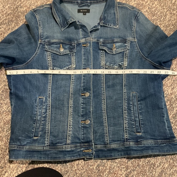 Denim jacket - Picture 4 of 5